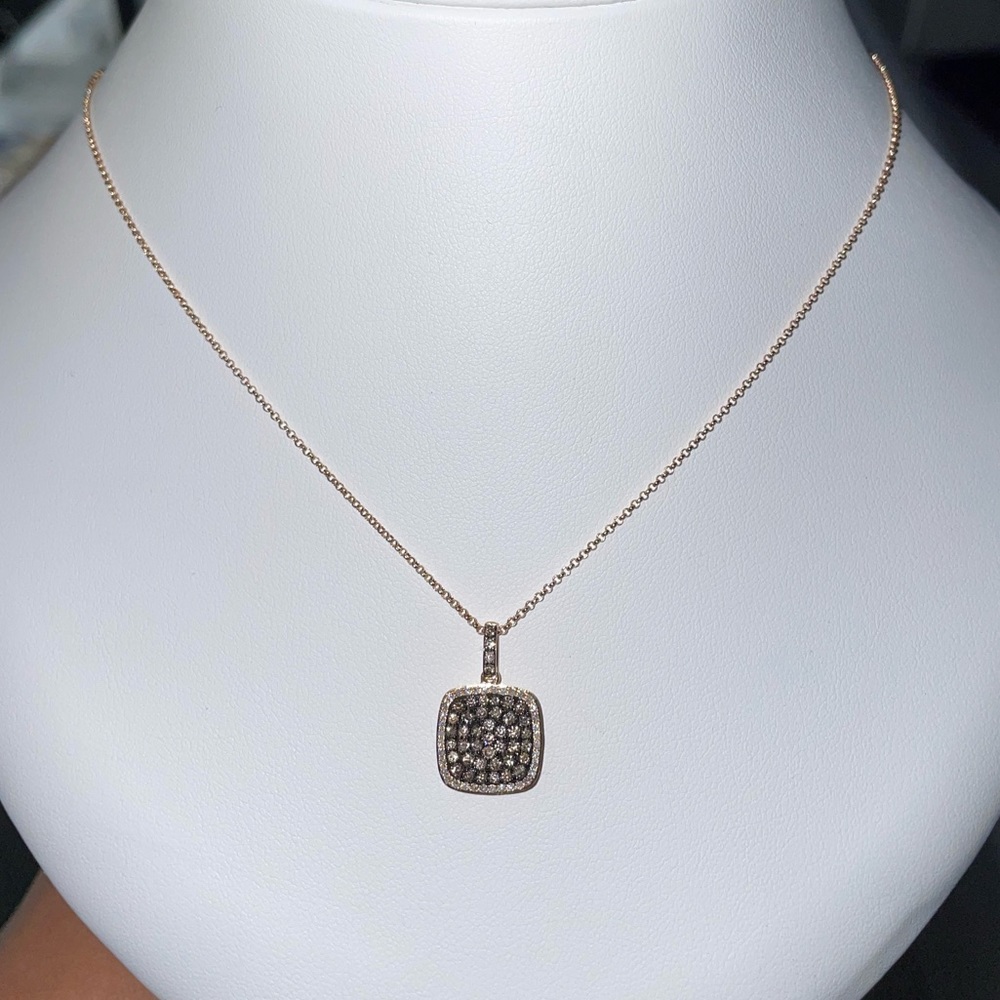 Cushion shape pendant